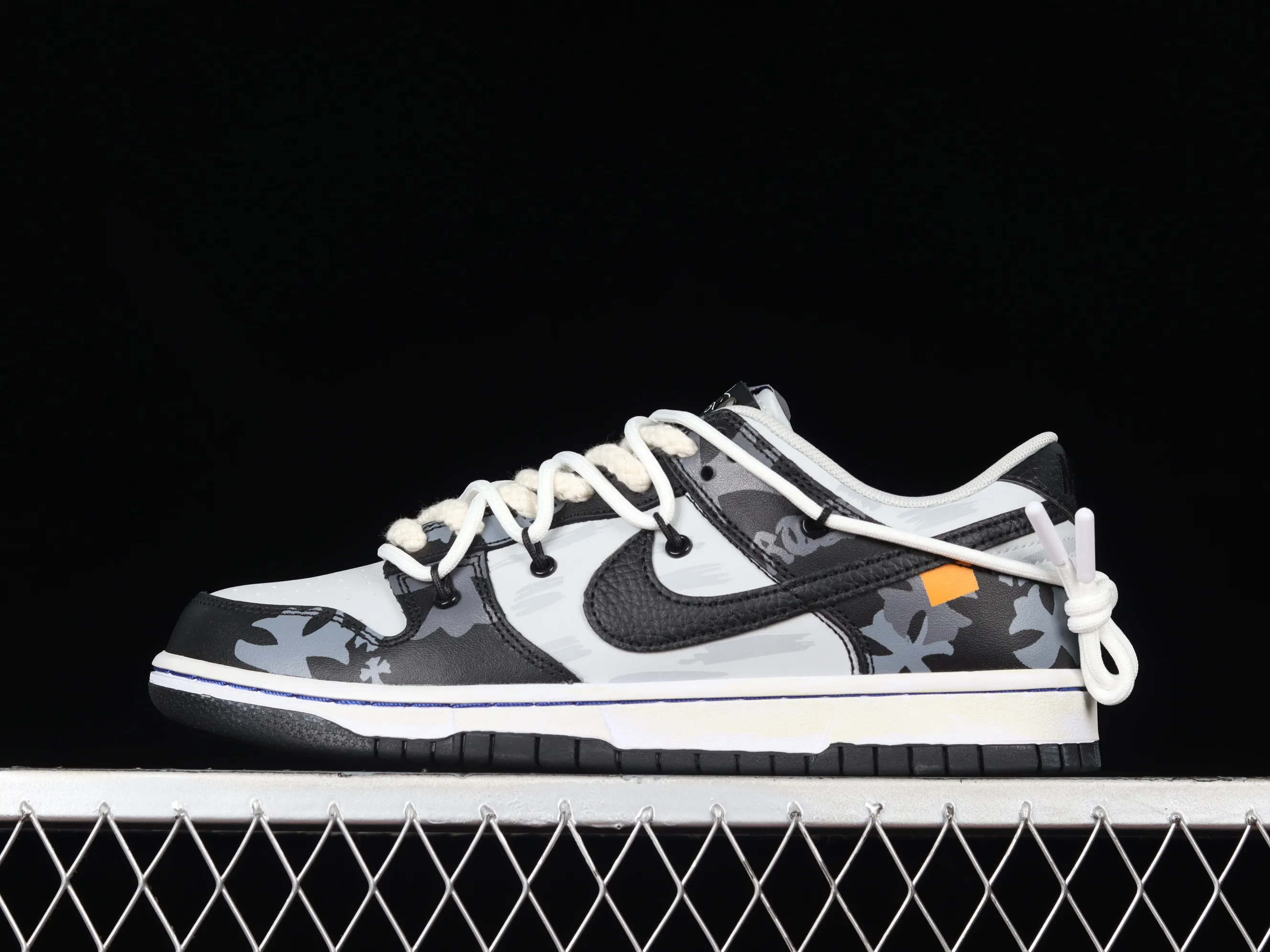 All categories Nk SB Dunk series Nk SB Dunk Low low-top sneakers F version Nk Dunk Low strap deconstruction SB smashed backboard fashion casual sneakers DD3363-002